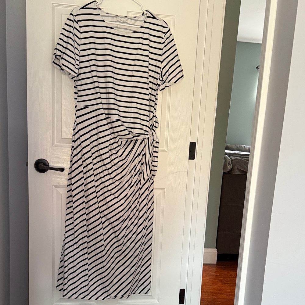 Chic Black and White Striped Midi Dress
